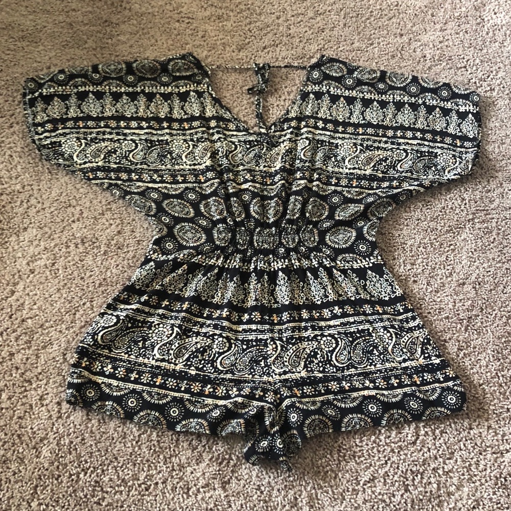 Forever 21 Romper - Picture 2 of 6